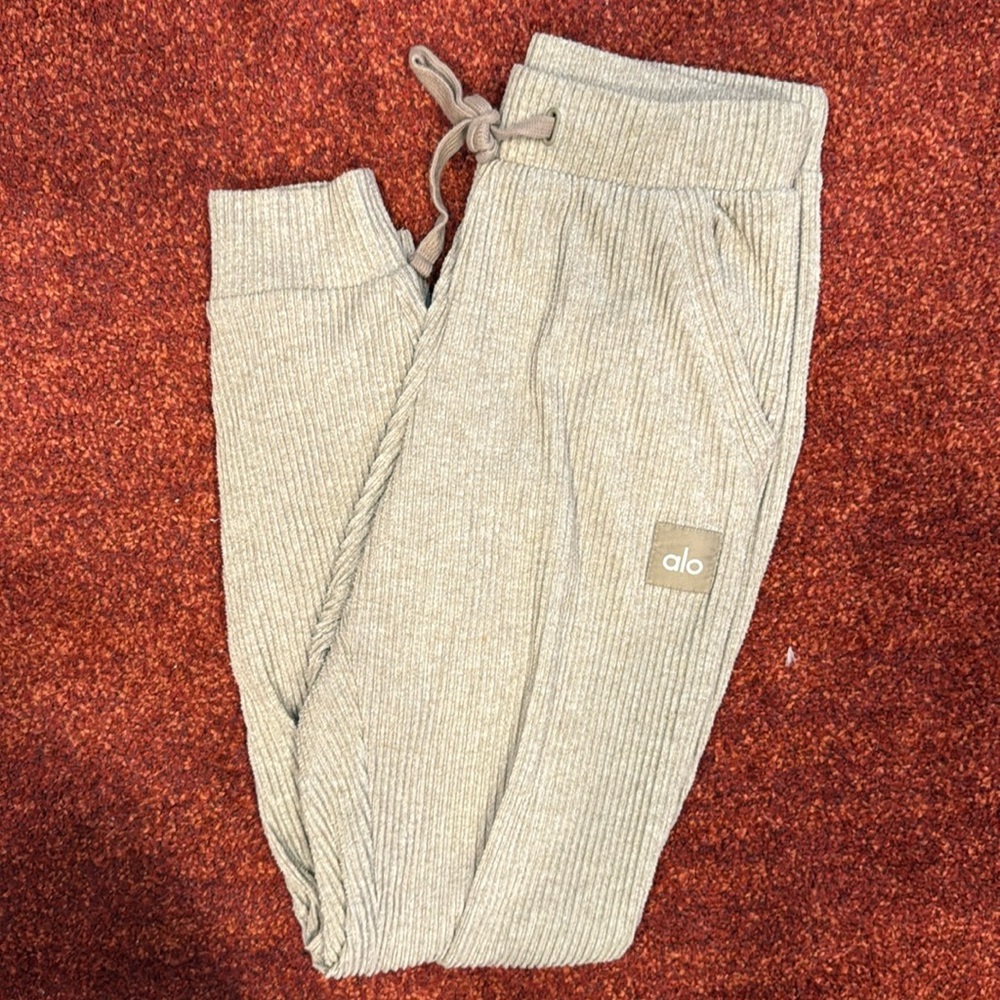 ALO Yoga Beige Ribbed Track Pants